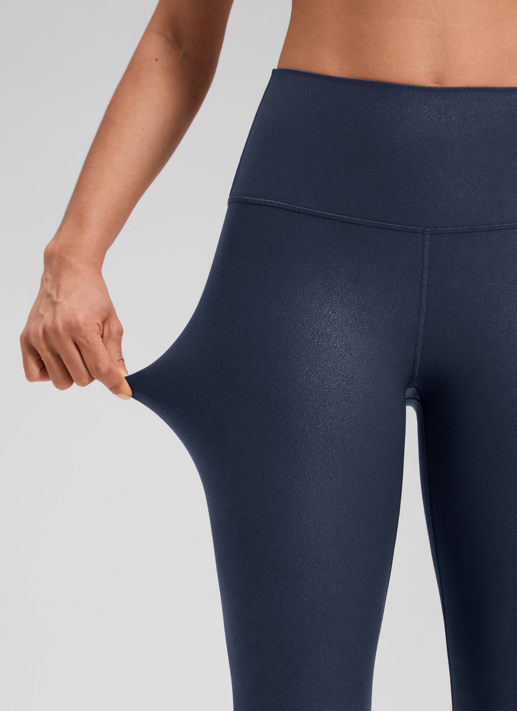 Matte Faux Leather Legging 28'' - Image 4