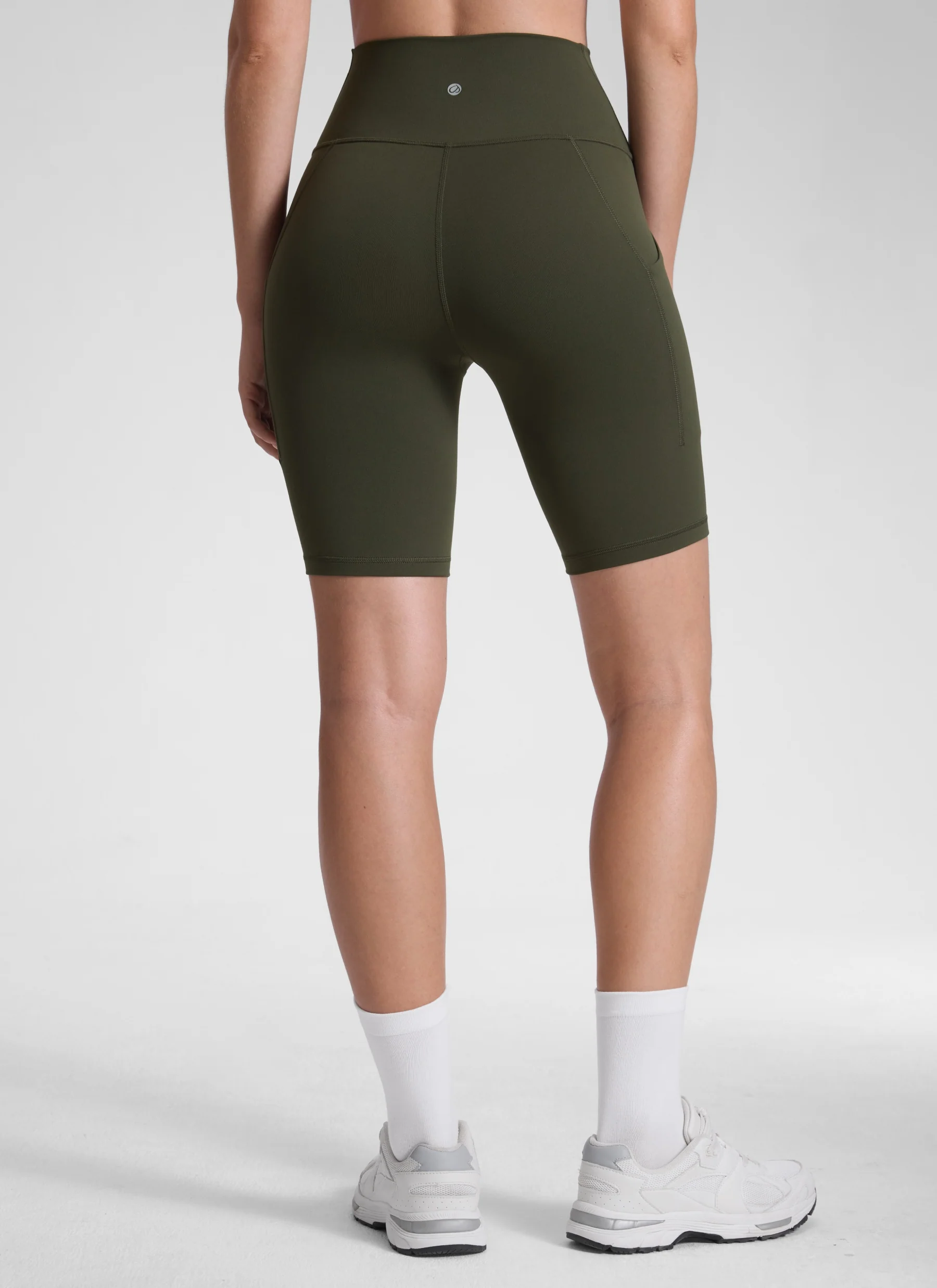 Butterluxe Pocket Yoga Shorts 8'' - Image 14