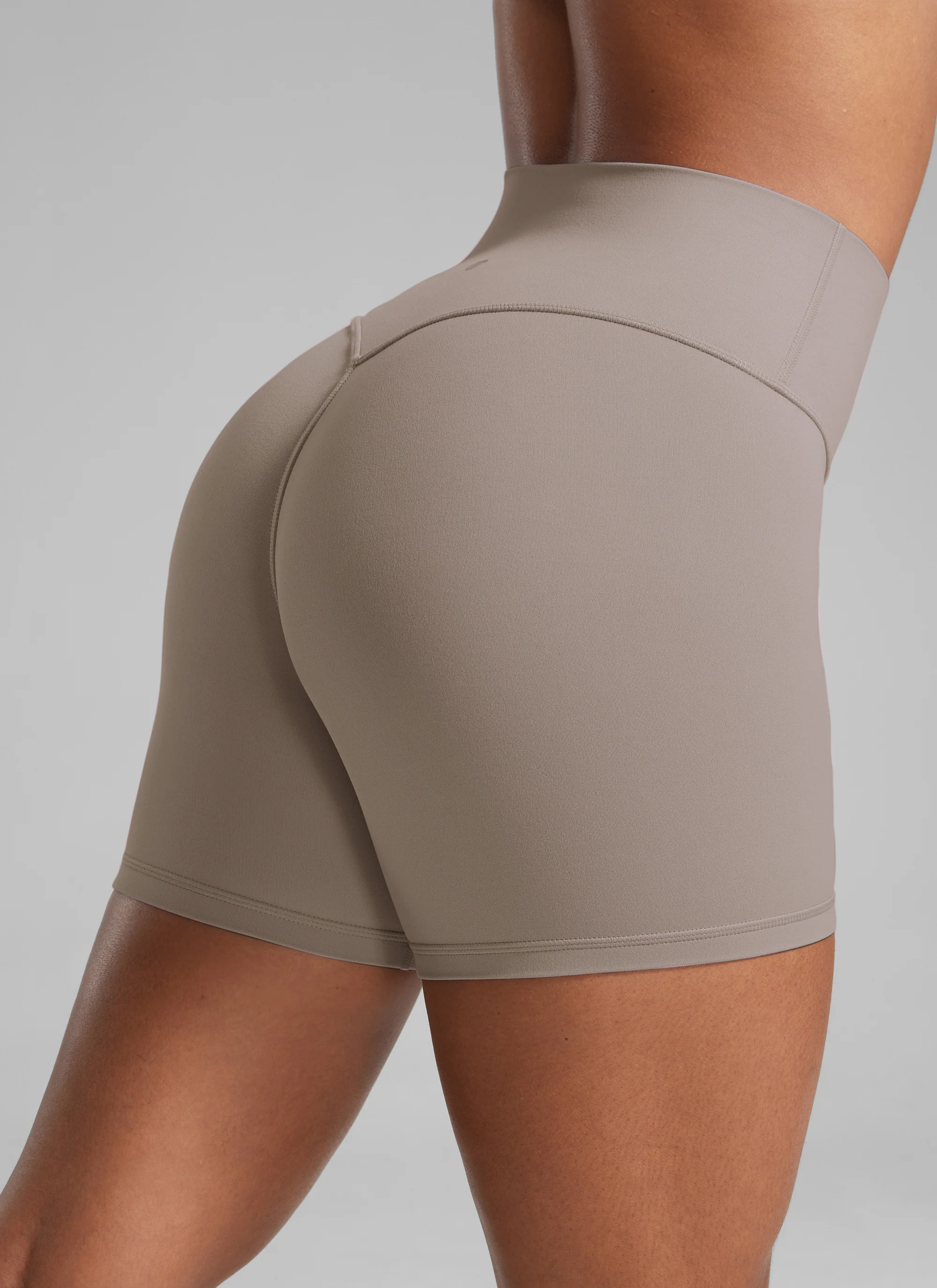 Secretsculpt™ No Front Seam Shorts 4'' - Image 35