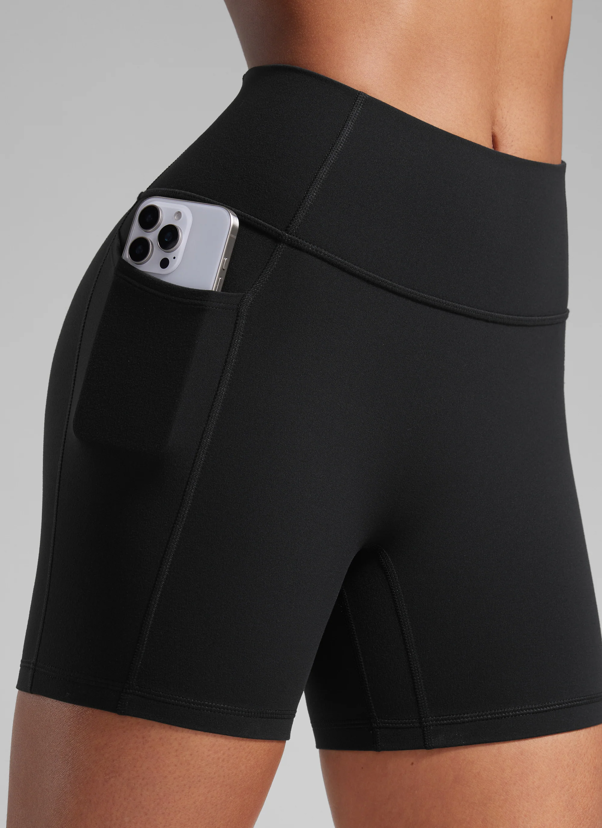 Secretsculpt™ No Front Seam Pocket Shorts 5'' - Image 3