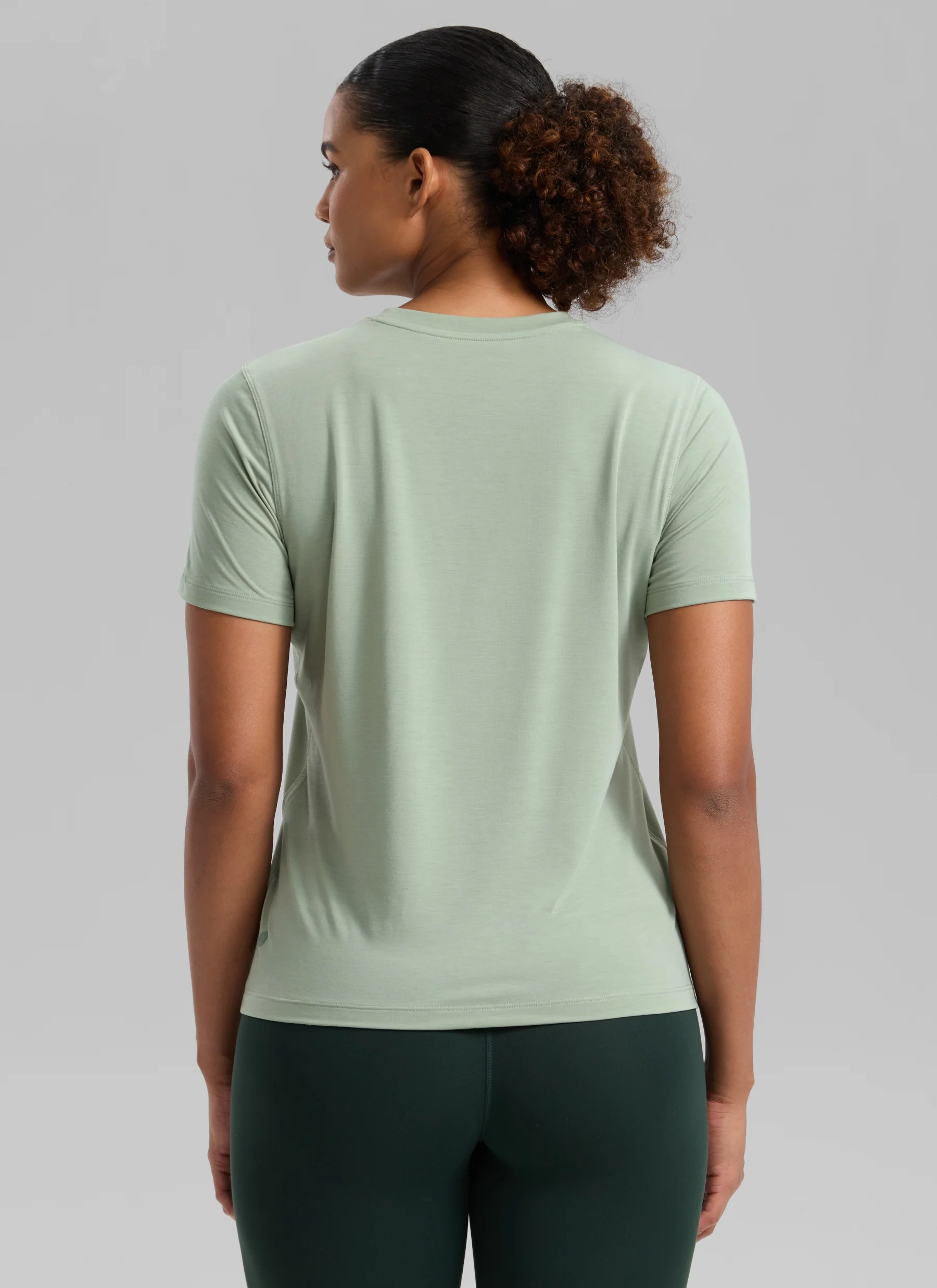 Quick Dry Crewneck Hip Length Short Sleeve - Image 10