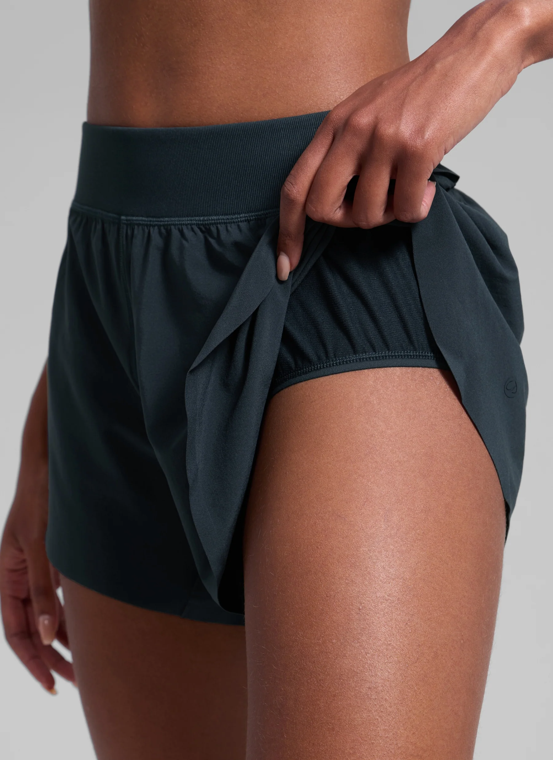 Feathery-Fit Soft Lined Mid Rise Shorts 4'' - Image 8